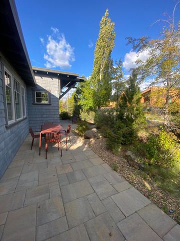 19301 Alianna Loop, Bend, OR 97702