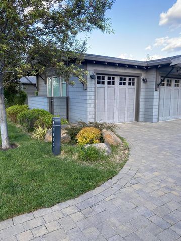 19301 Alianna Loop, Bend, OR 97702