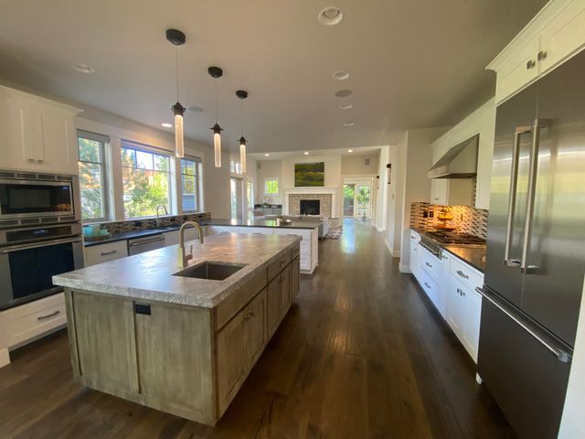 19301 Alianna Loop, Bend, OR 97702