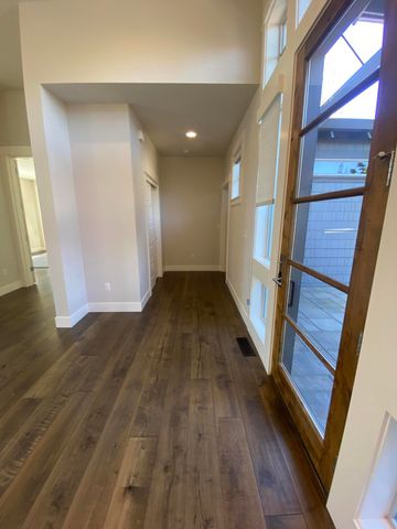 19301 Alianna Loop, Bend, OR 97702