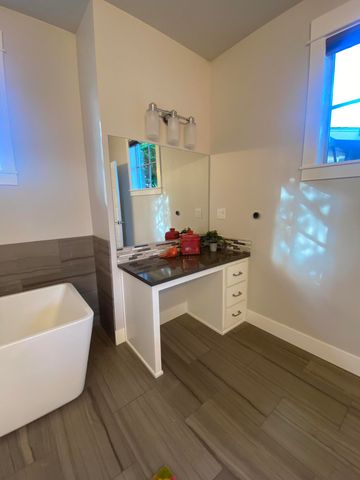 19301 Alianna Loop, Bend, OR 97702