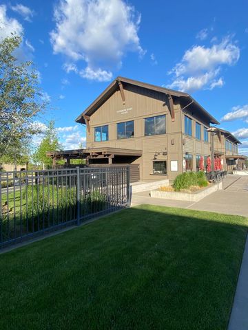 19301 Alianna Loop, Bend, OR 97702