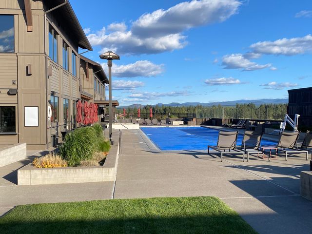 19301 Alianna Loop, Bend, OR 97702