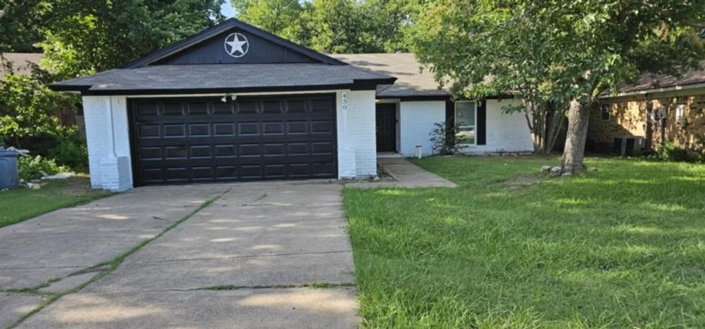 430 Kirby Creek Drive, Grand Prairie, TX 75052