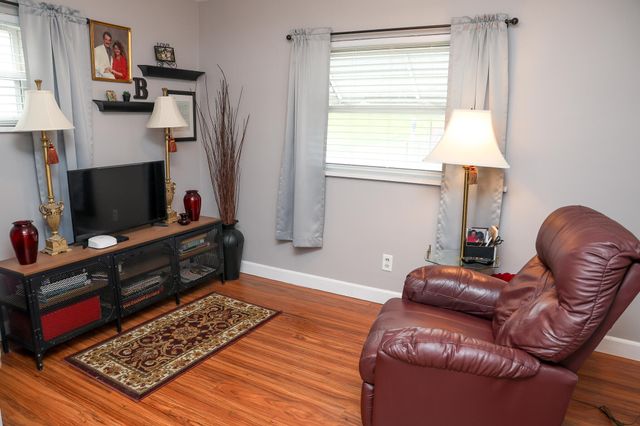 2011 Howell Street, Covington, KY 41014