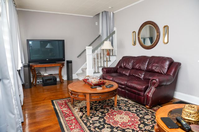 2011 Howell Street, Covington, KY 41014