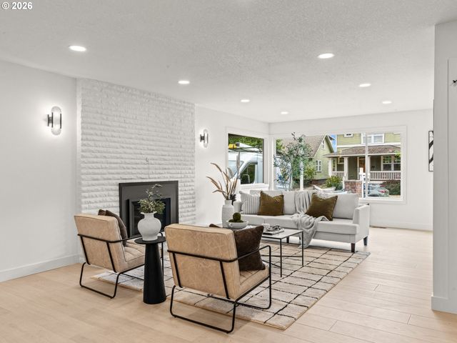 6437 Ne 38th Ave, Portland, OR 97211