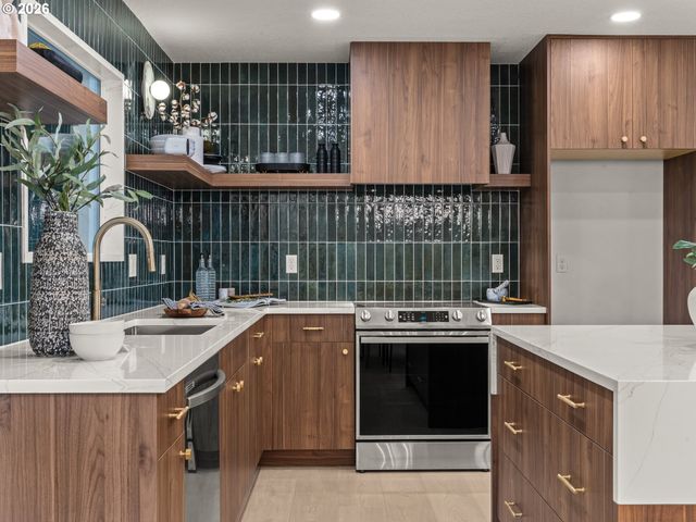 6437 Ne 38th Ave, Portland, OR 97211