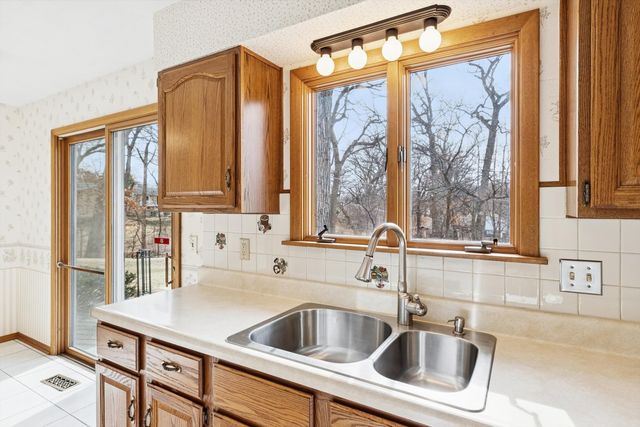 4610 34th Avenue, Moline, IL 61265