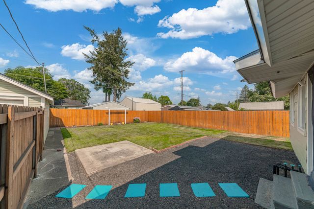 4923 N Crestline St, Spokane, WA 99207
