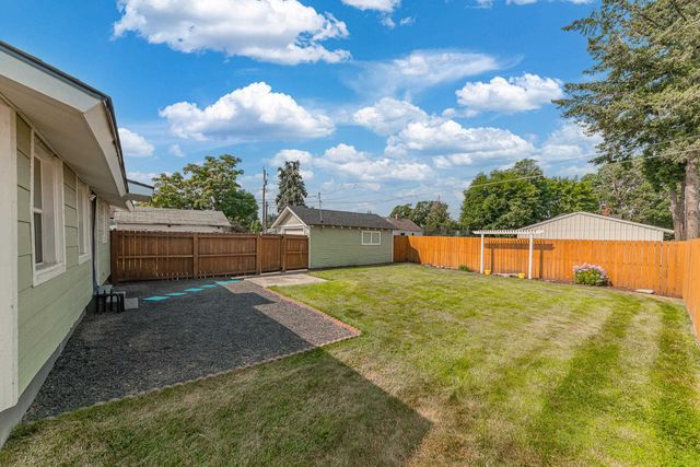 4923 N Crestline St, Spokane, WA 99207