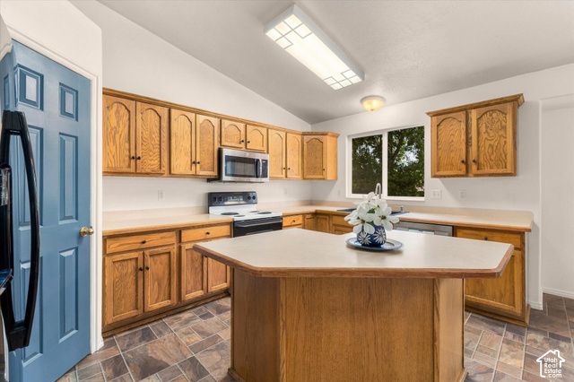1598 N 2530 W, Clinton, UT 84015