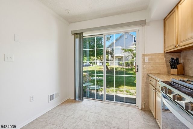 62 Gregory Ln 62, Franklin Twp., NJ 08823
