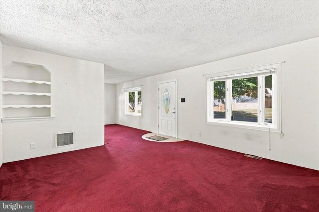 77 WOODLAWN RD, Warminster, PA 18974