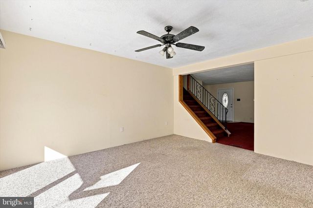 77 WOODLAWN RD, Warminster, PA 18974