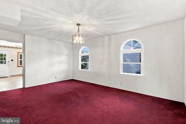 77 WOODLAWN RD, Warminster, PA 18974