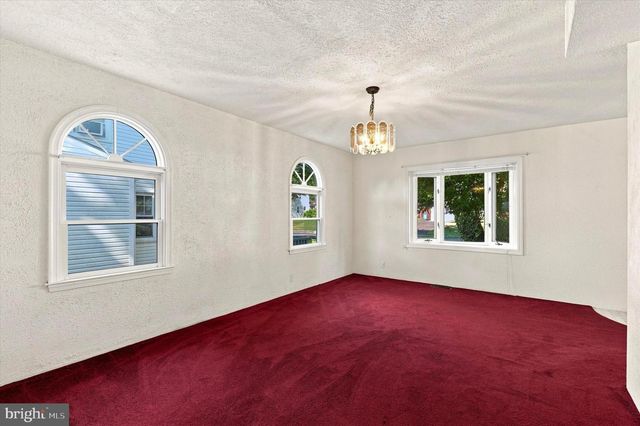 77 WOODLAWN RD, Warminster, PA 18974