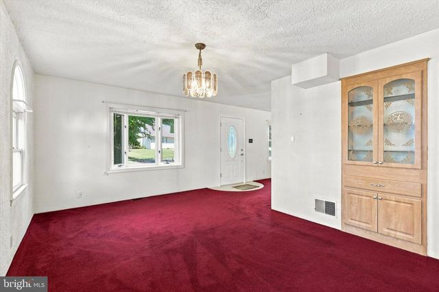77 WOODLAWN RD, Warminster, PA 18974