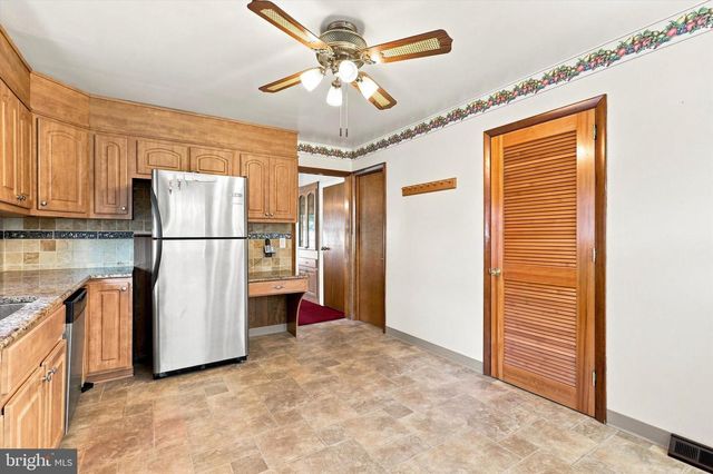 77 WOODLAWN RD, Warminster, PA 18974