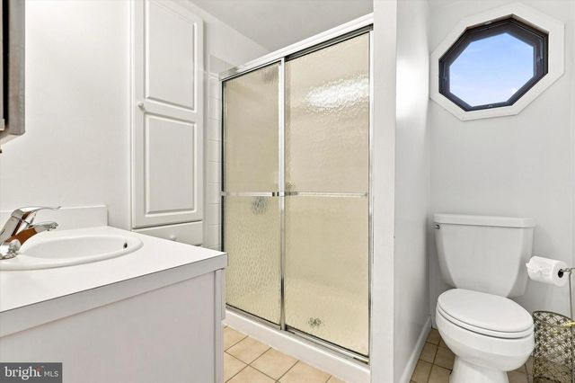 77 WOODLAWN RD, Warminster, PA 18974