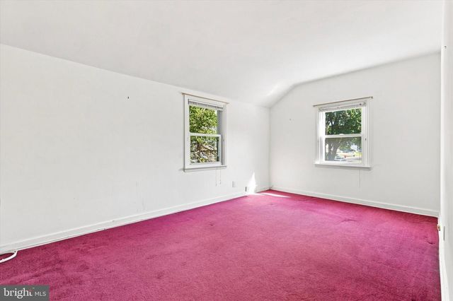 77 WOODLAWN RD, Warminster, PA 18974