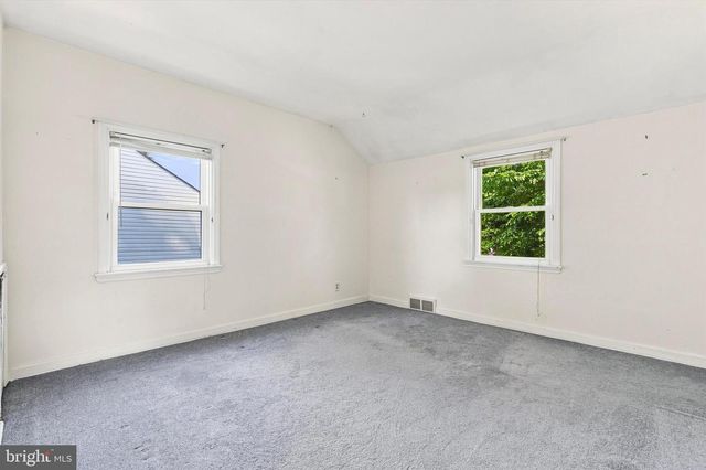 77 WOODLAWN RD, Warminster, PA 18974