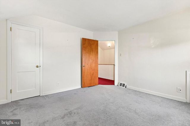77 WOODLAWN RD, Warminster, PA 18974