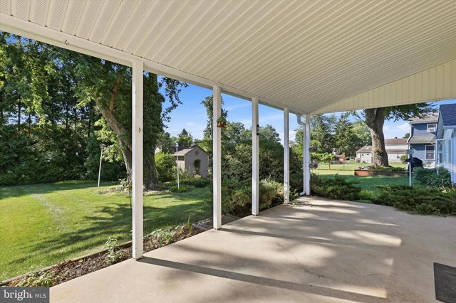 77 WOODLAWN RD, Warminster, PA 18974