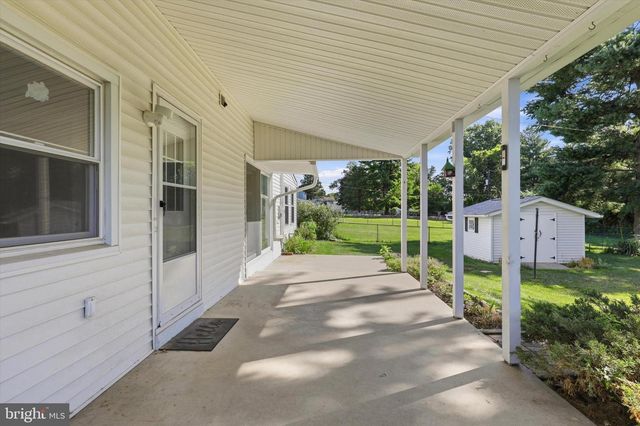 77 WOODLAWN RD, Warminster, PA 18974
