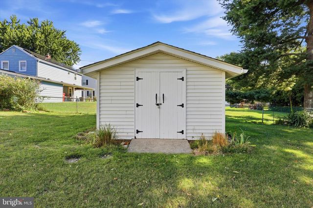 77 WOODLAWN RD, Warminster, PA 18974