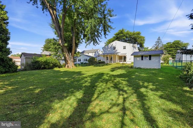 77 WOODLAWN RD, Warminster, PA 18974