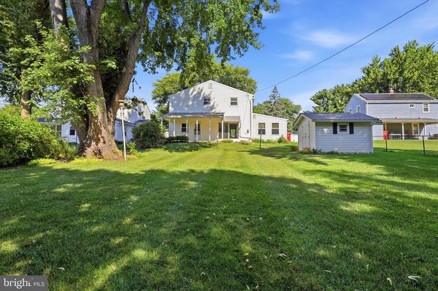 77 WOODLAWN RD, Warminster, PA 18974