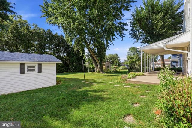 77 WOODLAWN RD, Warminster, PA 18974