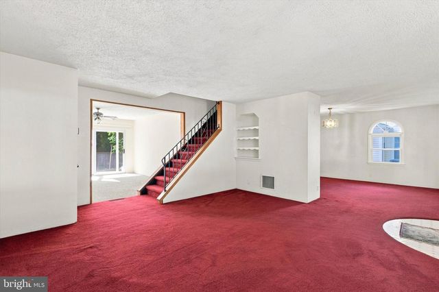 77 WOODLAWN RD, Warminster, PA 18974