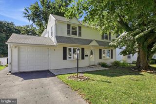 77 WOODLAWN RD, Warminster, PA 18974