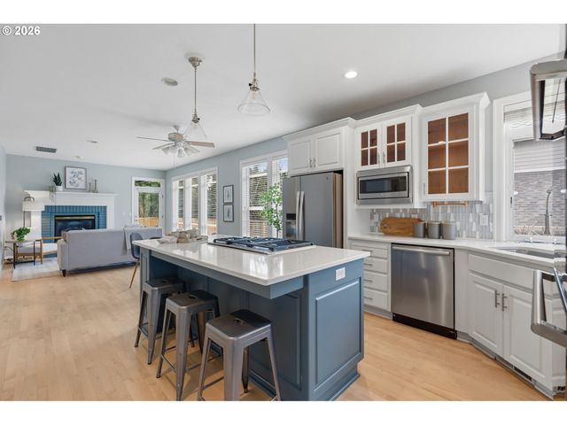 5349 SOUTHWOOD Dr, Lake Oswego, OR 97035