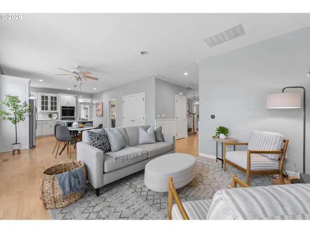 5349 SOUTHWOOD Dr, Lake Oswego, OR 97035