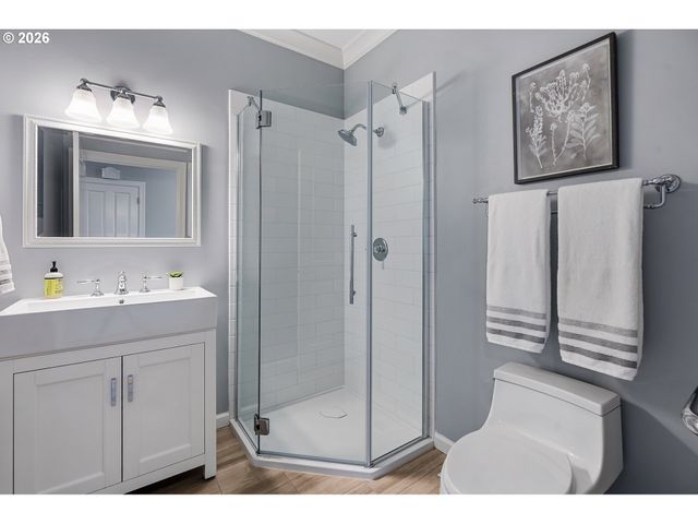 5349 SOUTHWOOD Dr, Lake Oswego, OR 97035