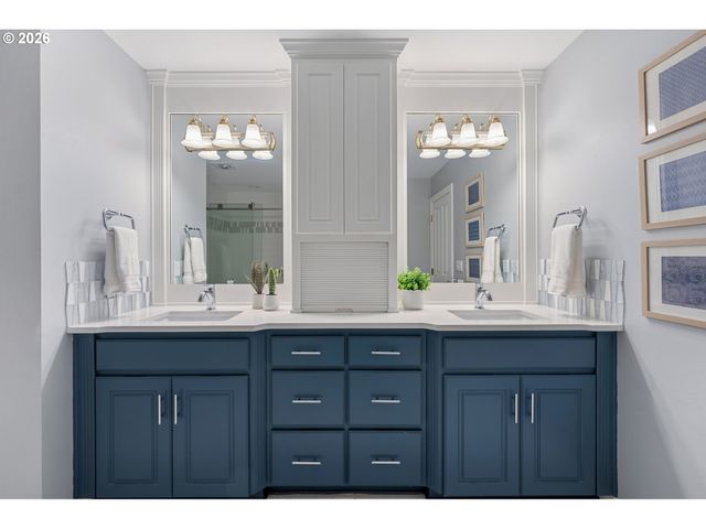 5349 SOUTHWOOD Dr, Lake Oswego, OR 97035