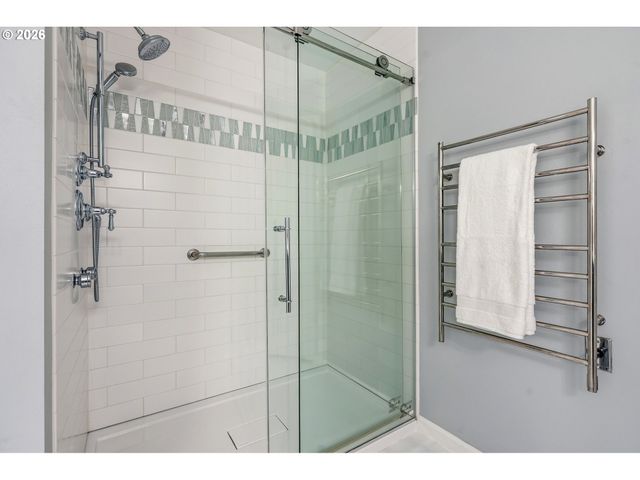 5349 SOUTHWOOD Dr, Lake Oswego, OR 97035