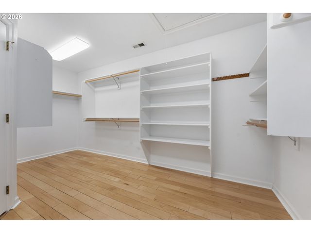 5349 SOUTHWOOD Dr, Lake Oswego, OR 97035