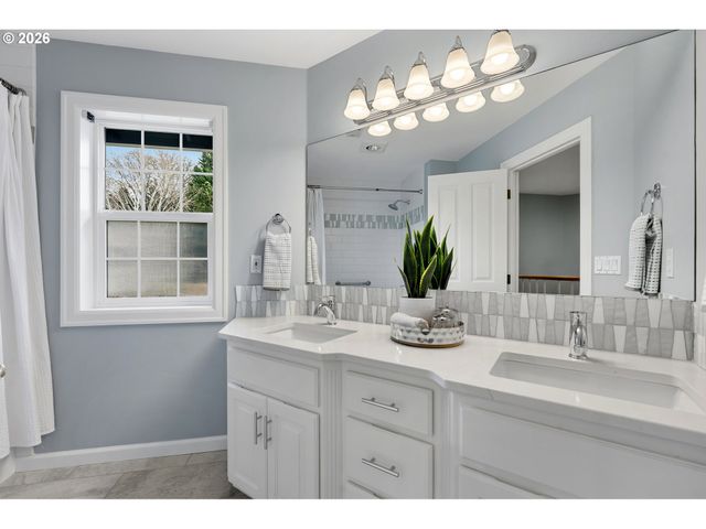 5349 SOUTHWOOD Dr, Lake Oswego, OR 97035