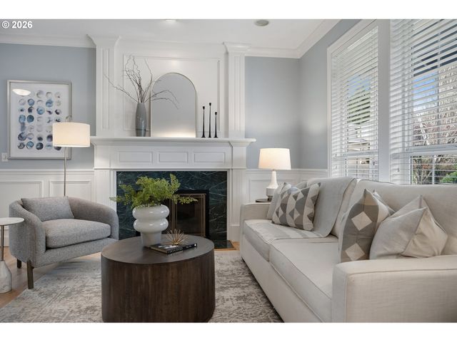 5349 SOUTHWOOD Dr, Lake Oswego, OR 97035