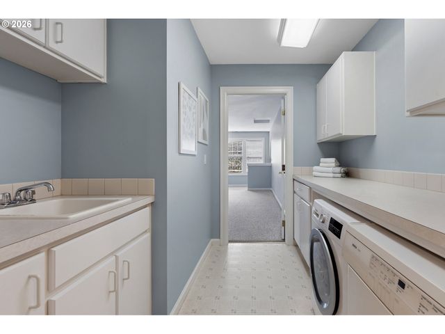 5349 SOUTHWOOD Dr, Lake Oswego, OR 97035