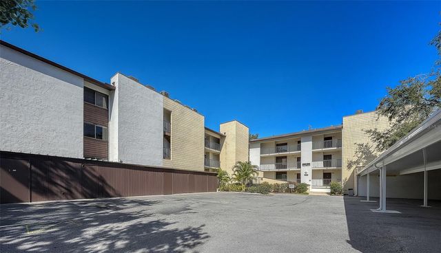 2746 ORCHID OAKS DRIVE 301AZA, Sarasota, FL 34239