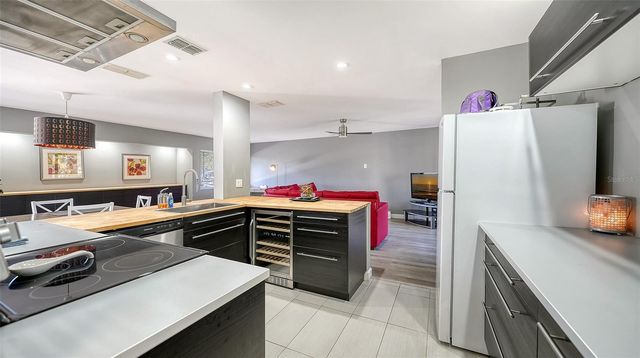 2746 ORCHID OAKS DRIVE 301AZA, Sarasota, FL 34239