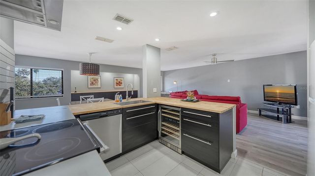 2746 ORCHID OAKS DRIVE 301AZA, Sarasota, FL 34239