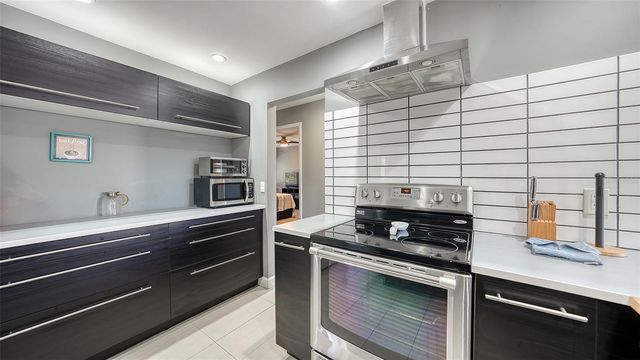 2746 ORCHID OAKS DRIVE 301AZA, Sarasota, FL 34239