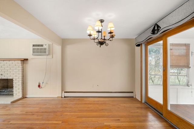 1 Fowler Ter, Burlington, MA 01803