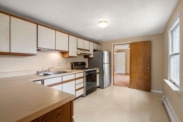 1 Fowler Ter, Burlington, MA 01803